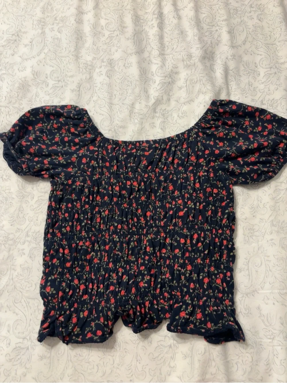 Old Navy Navy Floral Smocked Off-Shoulder Crop Top with Pink-Red Flowers